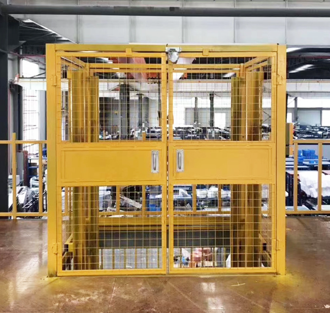 月湖智能导轨式升降机亮相