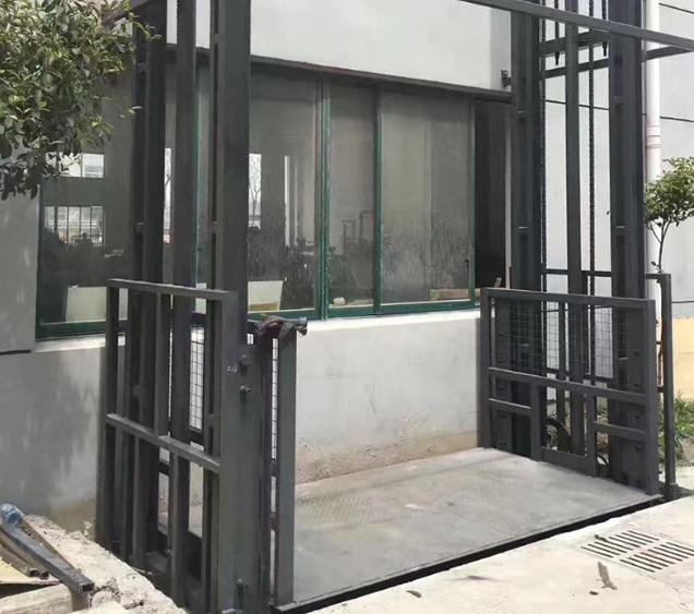 月湖导轨式施工升降机助力民生工程提速增效