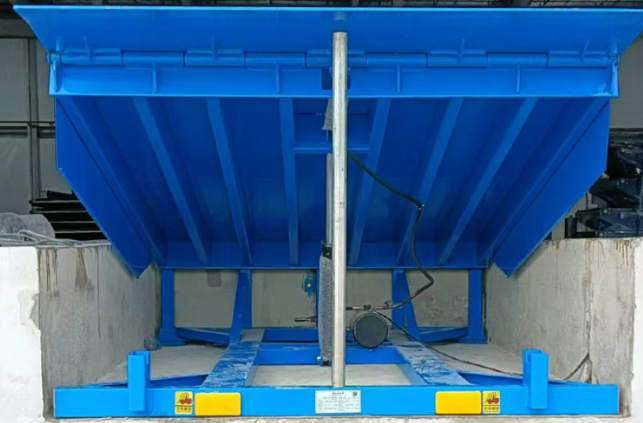 月湖固定式登车桥应用